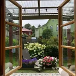 Cozy Private House With Patio Near The Beach! Semesterbostad