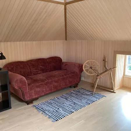 Cozy Private House With Patio Near The Beach! 別荘