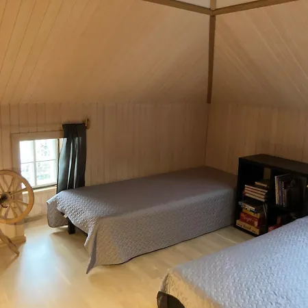 Cozy Private House With Patio Near The Beach! Vakantiehuis