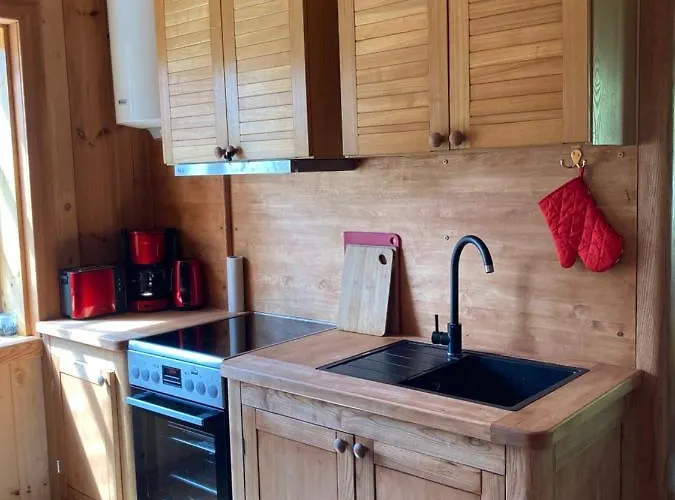 Vakantiehuis Cozy Private House With Patio Near The Beach! Pärnu