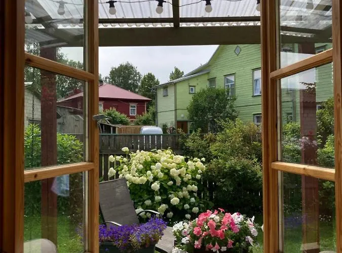 Cozy Private House With Patio Near The Beach! Vakantiehuis